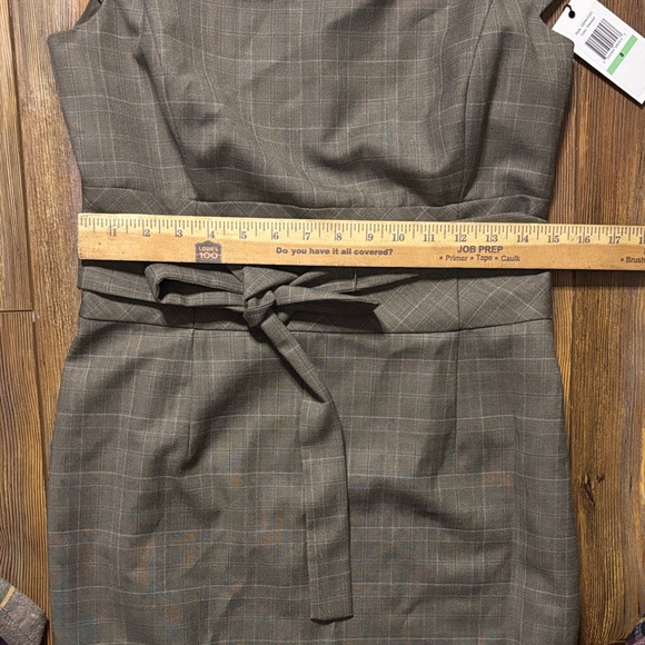 Calvin Klein Charcoal Plaid Midi Dress with Belt Sz 8 NWT - Picture 4 of 6